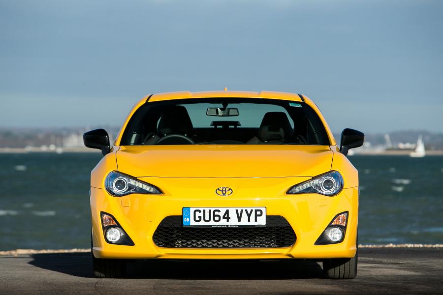  Toyota GT 86 Giallo 2014 года  (фото 9 из 14)